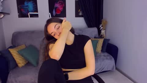 Kristina online show from December 6, 2024, 7:34 pm