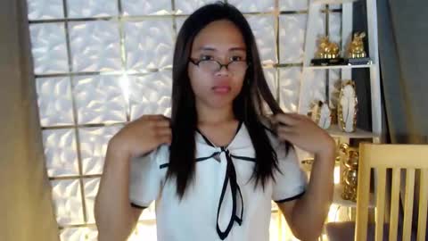 Snapshot of kristine_fox chatting on April 12, 2026, 8:19 am kristine_fox online show from April 12, 2026, 8:19 am