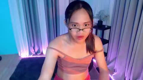 Snapshot of kristine_fox chatting on May 24, 2026, 5:18 pm kristine_fox online show from May 24, 2026, 5:18 pm
