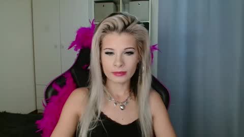 KristineAmore online show from October 21, 2025, 6:25 am