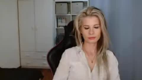 KristineAmore online show from April 6, 2026, 6:20 pm