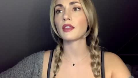 KristineAmore online show from April 20, 2026, 8:10 pm