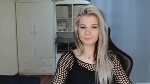 KristineAmore online show from April 21, 2026, 6:31 am