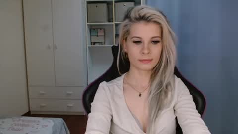 KristineAmore online show from April 28, 2026, 6:18 am