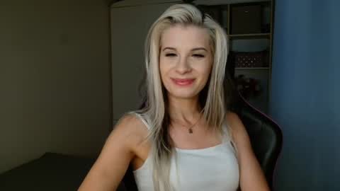 KristineAmore online show from July 25, 2026, 6:27 pm