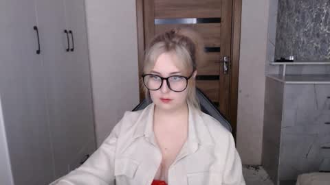 Kristy online show from January 15, 2026, 10:13 pm