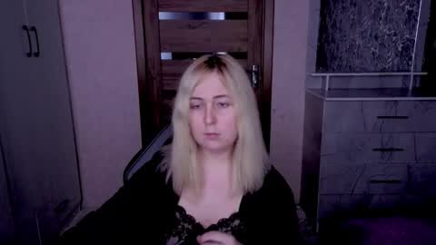 Kristy online show from April 23, 2026, 9:17 pm