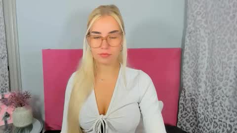 KristyFlowers online show from October 12, 2025, 6:56 am