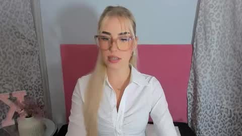 KristyFlowers online show from November 21, 2025, 10:08 pm