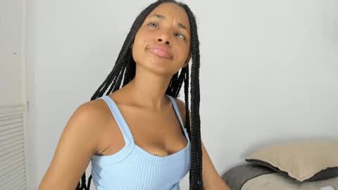 Snapshot of kristyl_paez chatting on May 22, 2026, 8:14 pm Cristina online show from May 22, 2026, 8:14 pm