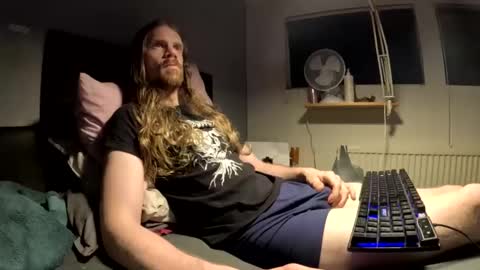 Krullz online show from December 14, 2025, 12:05 am