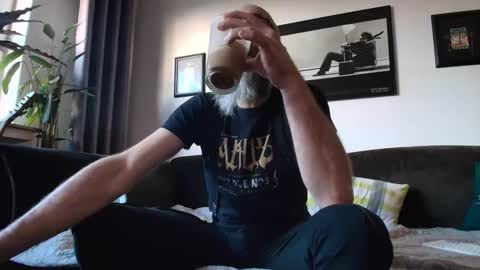 krummersaebel online show from February 23, 2025, 4:35 pm