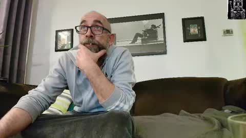 krummersaebel online show from March 2, 2025, 10:27 pm