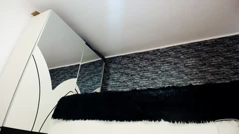 krystal desire online show from December 22, 2024, 12:38 pm