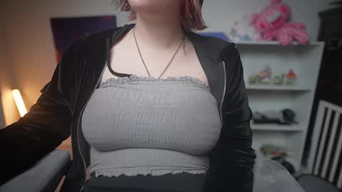 Snapshot of krystalsyxx chatting on March 6, 2025, 8:16 pm Krystal Syx online show from March 6, 2025, 8:16 pm