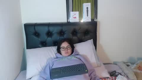 Snapshot of kryystaladams chatting on July 3, 2026, 11:27 am kryystaladams online show from July 3, 2026, 11:27 am