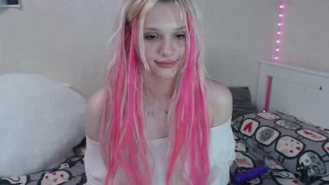 Emilia online show from February 17, 2025, 2:09 am