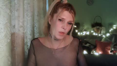 Snapshot of kudesnizza chatting on January 24, 2025, 10:43 am Annika MTF ts post -op online show from January 24, 2025, 10:43 am