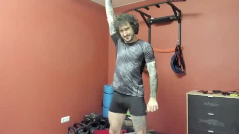 Robert online show from February 4, 2025, 12:11 pm