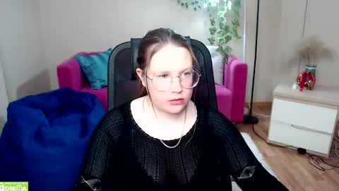 kuri_u online show from February 3, 2026, 10:42 am