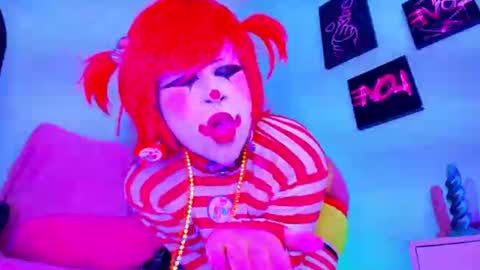 Snapshot of kuromi_bush chatting on June 20, 2026, 8:17 am IM KUROMI - MY NEXT STREAM - SATURDAY- 31 JANUARY 2026 - 10PM EST DONT MISS IT online show from June 20, 2026, 8:17 am