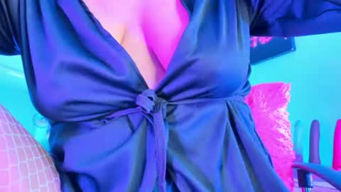 Snapshot of kuromi_bush chatting on June 27, 2026, 6:29 am IM KUROMI - MY NEXT STREAM - SATURDAY- 31 JANUARY 2026 - 10PM EST DONT MISS IT online show from June 27, 2026, 6:29 am