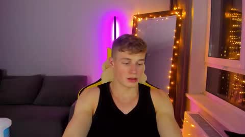 kurt_hanssen online show from November 23, 2025, 3:01 pm