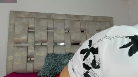 Kyara  online show from November 27, 2025, 12:18 pm