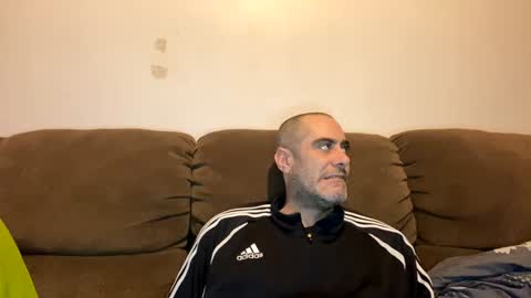 kyle67527 online show from January 2, 2025, 2:43 am