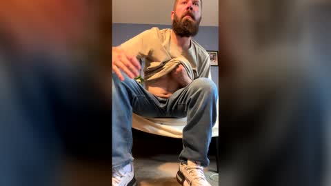 Snapshot of kyleisabadname chatting on May 8, 2026, 10:37 pm kyleisabadname online show from May 8, 2026, 10:37 pm