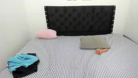 kylie_hot34 online show from February 4, 2025, 7:00 pm