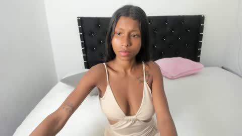 kylie_hot34 online show from February 10, 2025, 9:15 pm