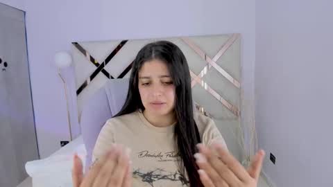 Kylie Reyes  online show from November 28, 2025, 7:27 pm