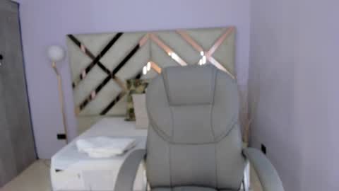 Kylie Reyes  online show from December 22, 2025, 7:22 pm