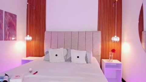 kloe sofia online show from March 11, 2026, 12:22 pm