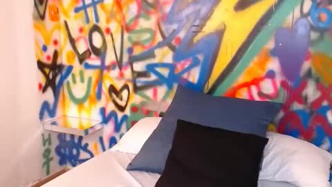 Melissa online show from April 19, 2026, 6:10 pm