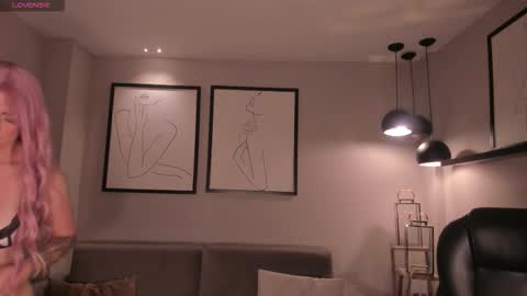 Snapshot of kyliejenkins1 chatting on December 22, 2025, 11:40 am Kylie Jenkins online show from December 22, 2025, 11:40 am