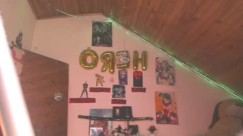   online show from April 19, 2026, 9:39 pm