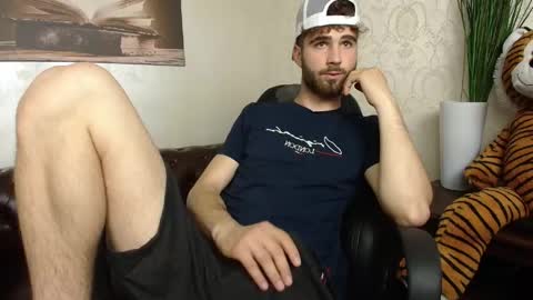 KyloEast online show from May 28, 2026, 8:44 am