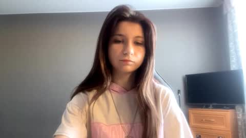 Snapshot of kymberlychimes chatting on February 17, 2026, 12:12 pm Kary online show from February 17, 2026, 12:12 pm