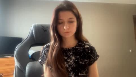 Snapshot of kymberlychimes chatting on February 24, 2026, 11:19 am Kary online show from February 24, 2026, 11:19 am