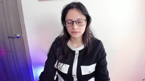 Snapshot of kyomi_chang chatting on July 4, 2026, 12:44 pm Kyomi online show from July 4, 2026, 12:44 pm