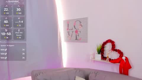 Alejandra online show from February 12, 2025, 4:44 pm