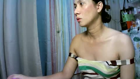 kyutshyne online show from February 19, 2025, 4:55 am