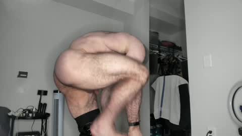 Snapshot of l0v35_2_5p00g3 chatting on December 17, 2024, 7:40 am l0v35_2_5p00g3 online show from December 17, 2024, 7:40 am