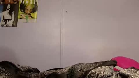 Lily online show from April 20, 2026, 8:28 am