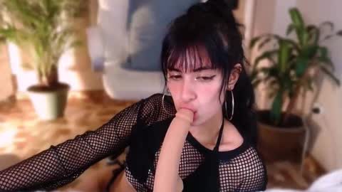 Snapshot of l_e_a chatting on February 18, 2025, 8:49 am l_e_a online show from February 18, 2025, 8:49 am