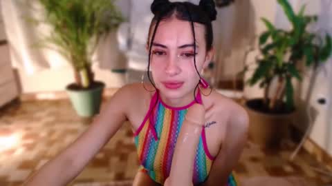 Snapshot of l_e_a chatting on March 12, 2025, 5:57 am l_e_a online show from March 12, 2025, 5:57 am