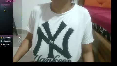 la_wuaifu1 online show from November 2, 2025, 10:34 pm