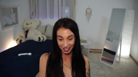 Snapshot of laady_rosee chatting on January 19, 2025, 8:41 pm Fanni online show from January 19, 2025, 8:41 pm